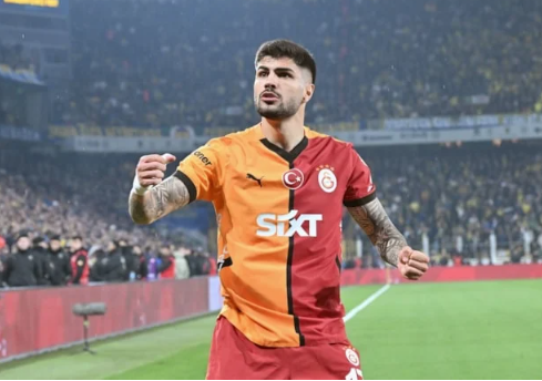 Galatasaray Bek Krizini Eren Elmalı İle Çözdü..