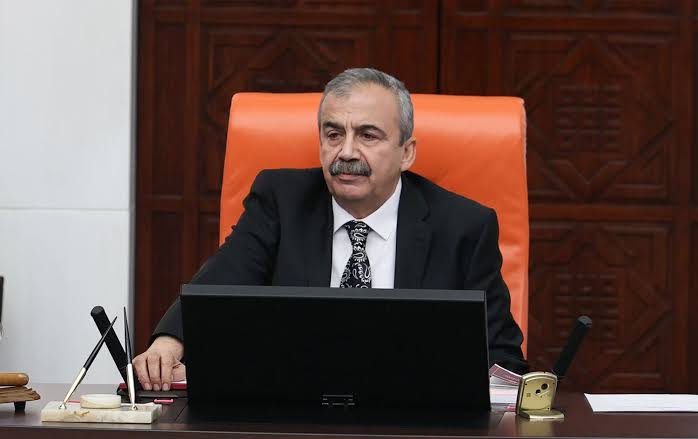 Sırrı Süreyya Önder Kalp Krizi Geçirdi!