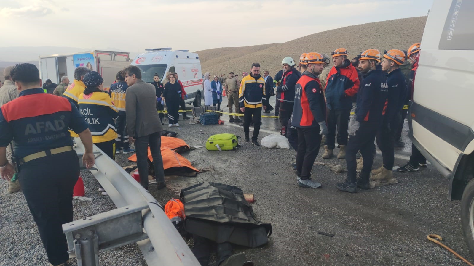 Van'da Katliam Gibi Kaza: 6 Ölü 8 Yaralı