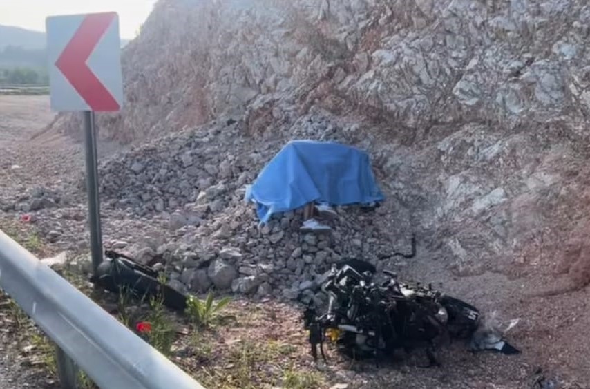 Virajda Kontrolden Çıkan Motosikletin Sürücüsü Can Verdi