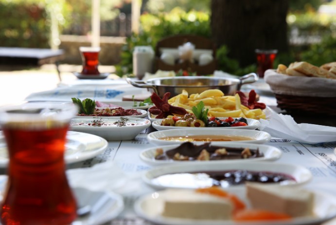 Kahvaltı Kavgası Can Yaktı!