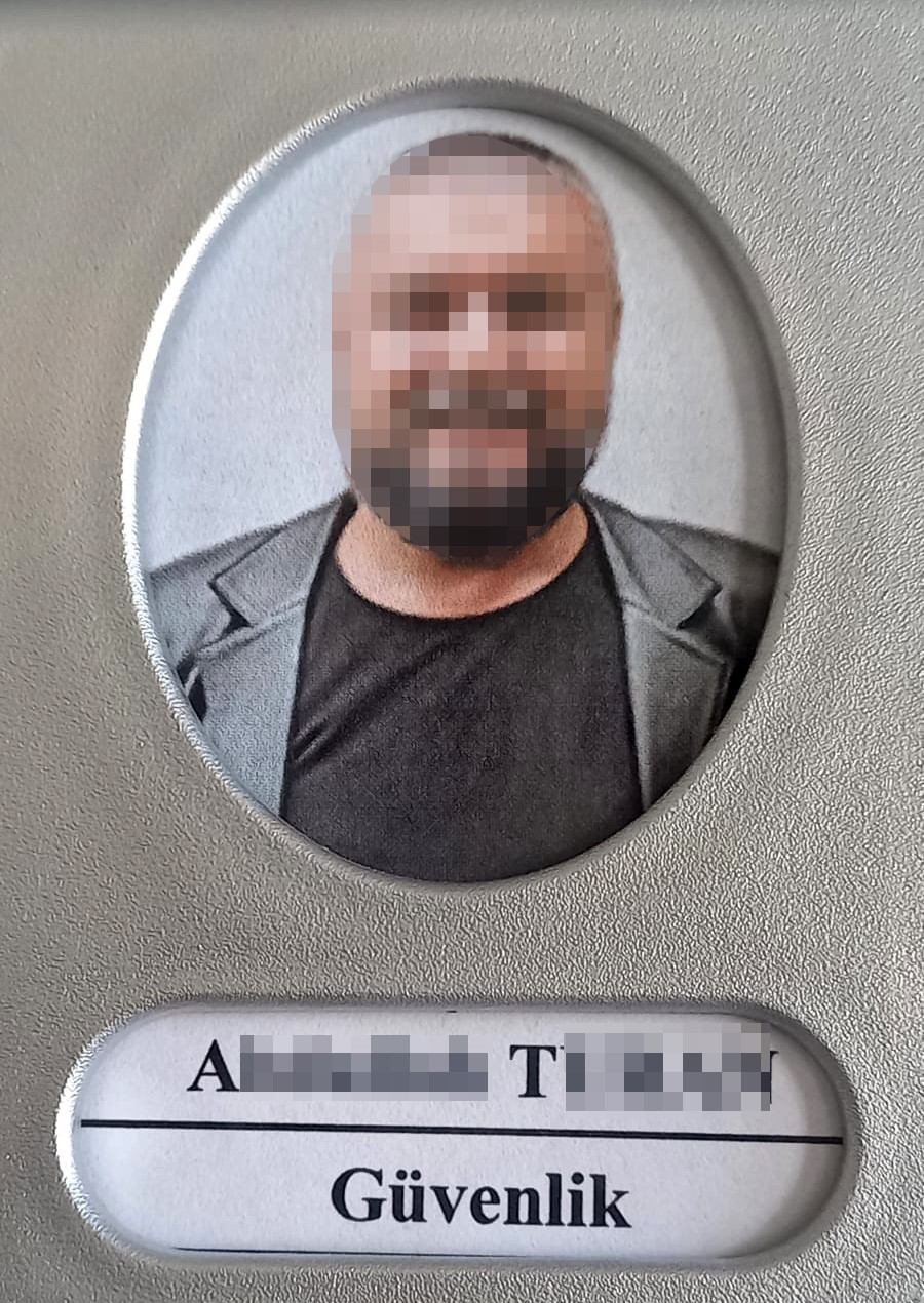 Okulda Dehşet! Güvenlik Görevlisi İki Kız Kardeşi Vurdu!