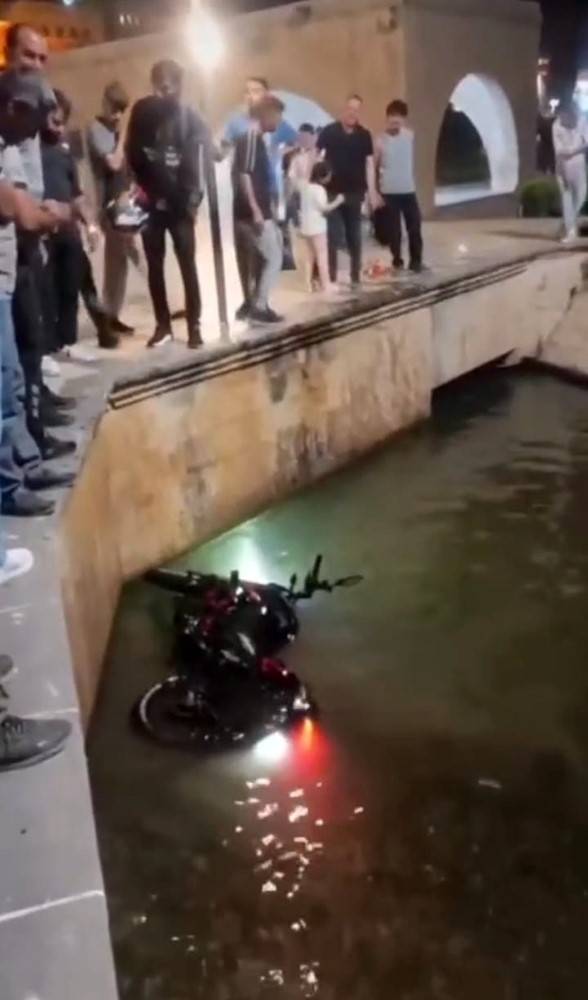 Motosiklet Balıklıgöl’e Düştü: Sürücü Son Anda Kurtuldu