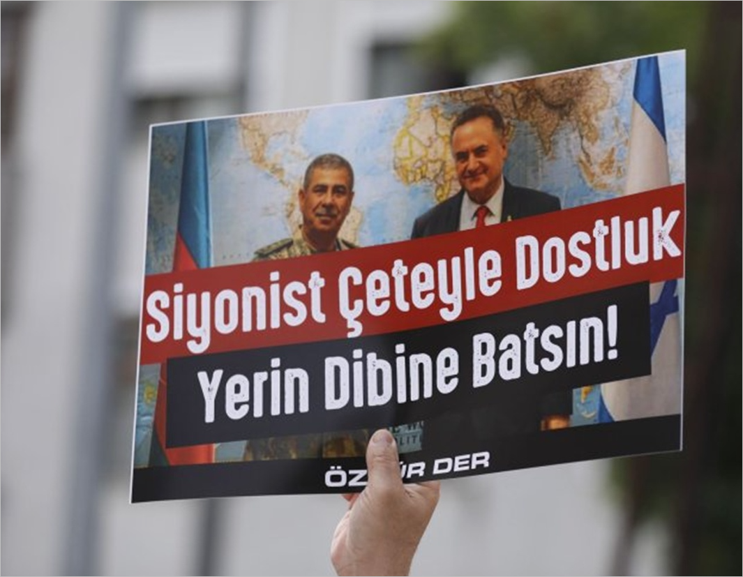 Azerbaycan Yönetimine istanbul ' da Protesto