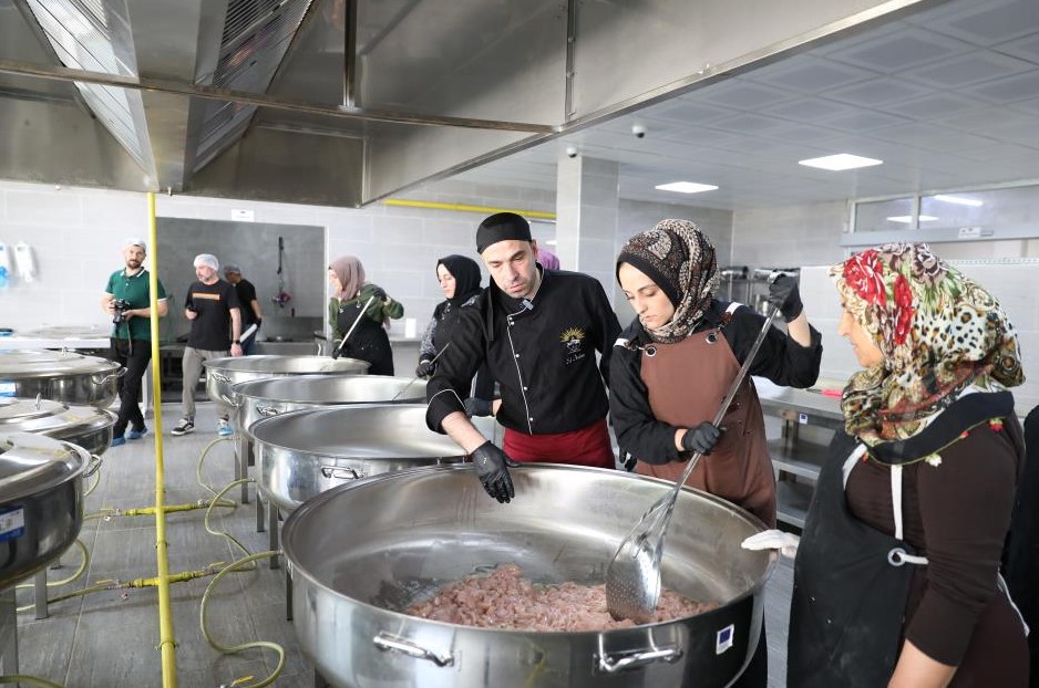 Bir Kepçe Cesaret, Bir Tutam Umut!