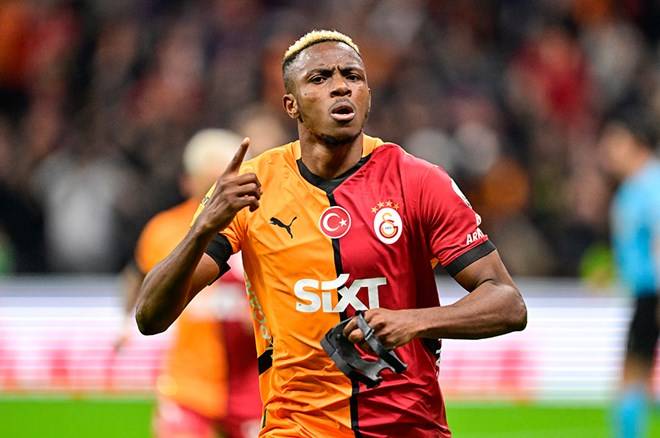 Osimhen Sonunda Tercihini Yaptı  !