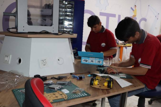 Robotik Kodlama Urfa'da Gençlerin Ufkunu Açıyor!