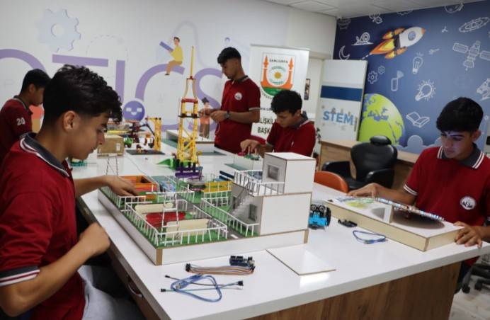 Robotik Kodlama Urfa'da Gençlerin Ufkunu Açıyor!