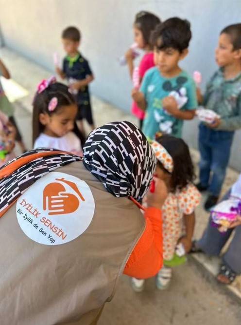 Karne Sevincine Tat Kattılar : Siverek’te Öğrencilere  İkram