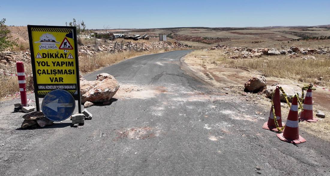 Kaderine Terk Edilen Yol Asfaltla Diriliyor!