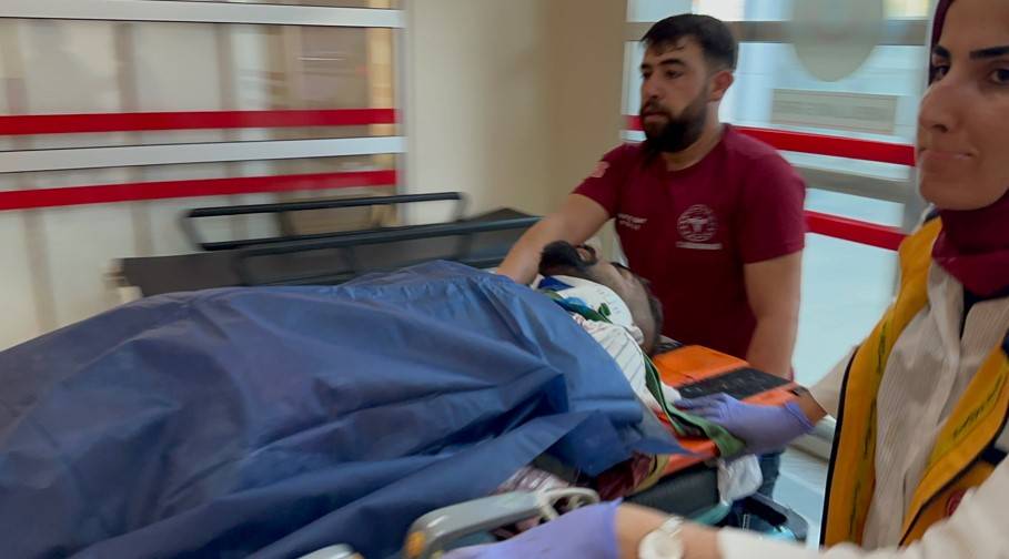 Aracına Silahlı Saldırı: 1 Kişi Ağır Yaralandı !