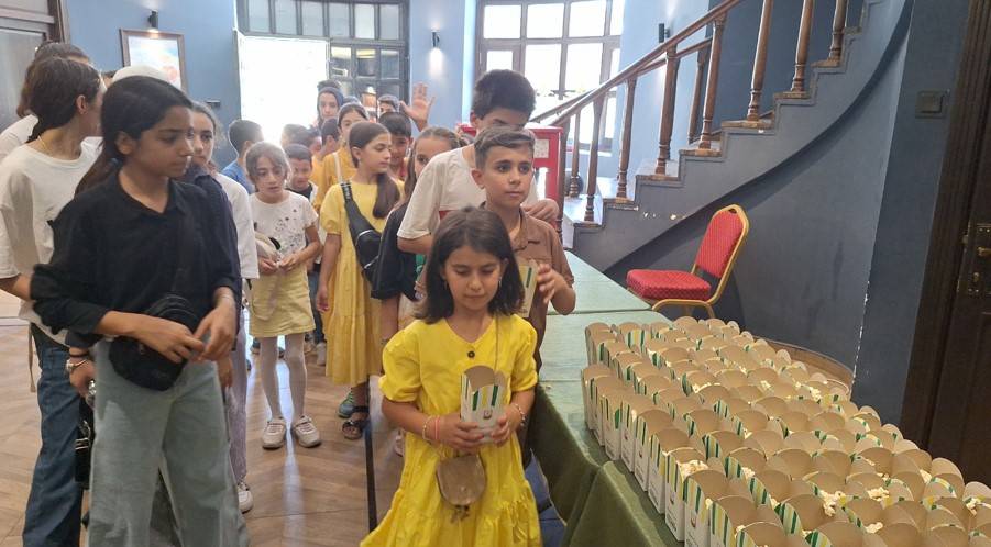 Şanlıurfa' da Çocuklara Sinema Tırıyla Neşeli Anlar