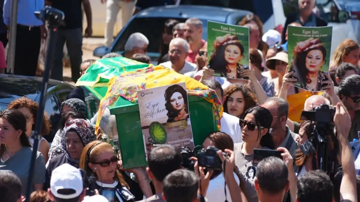 Ayşe Şan’ın Naaşı Diyarbakır’a Getirildi