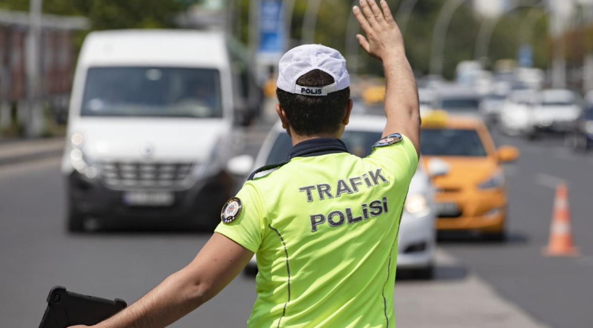 Dur” İhtarına Uymayanlara 200 Bin Lira Ceza Geliyor