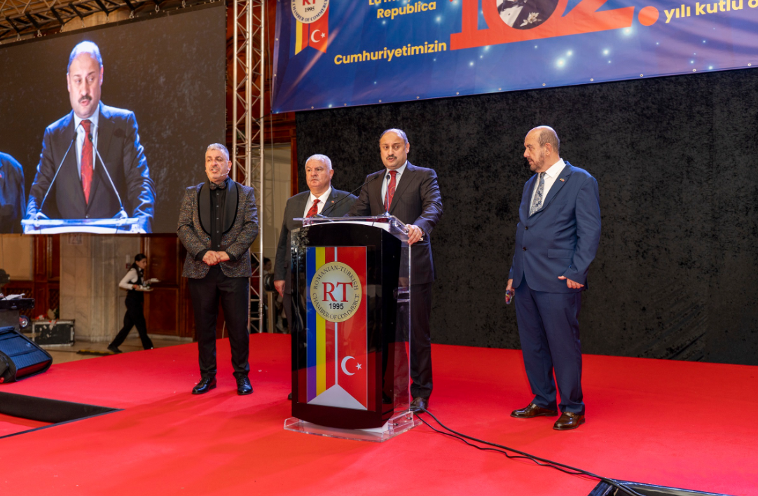 Mehmet Kasım Gülpınar’a “Yılın Belediye Başkanı” Ödülü