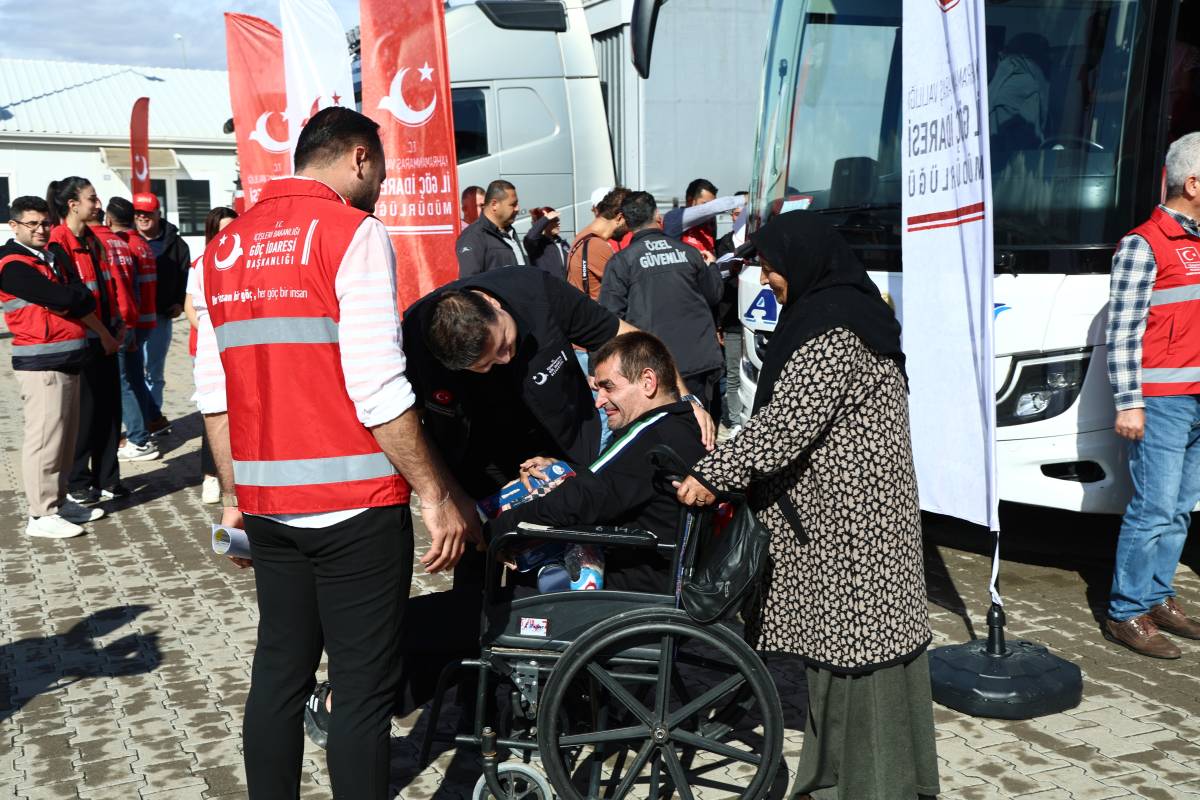 Suriyeliler Gönüllü Olarak Ülkelerine Dönüyor
