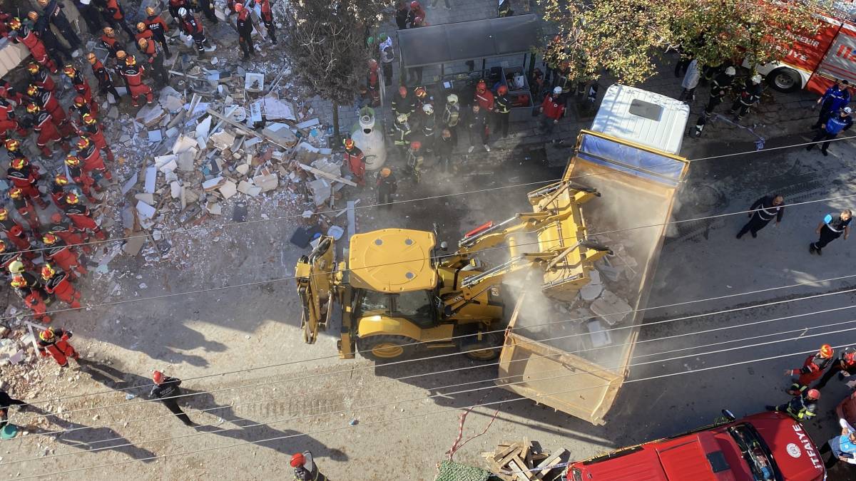 Kocaeli Gebze’de 6 Katlı Bina Çöktü