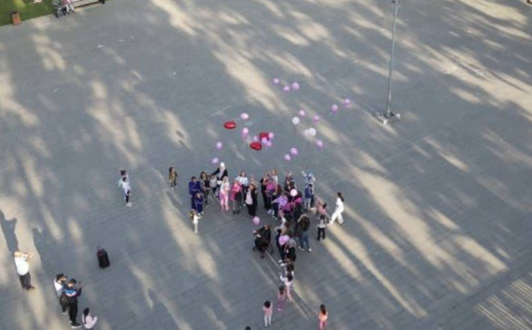 Hatay'da Kanseri Yendi, Farkındalık İçin Balon Uçurdu
