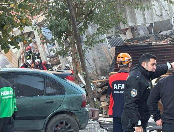 Gebze'de 5 Katlı Bina Çöktü! Enkaz Altında Kalanlar Var