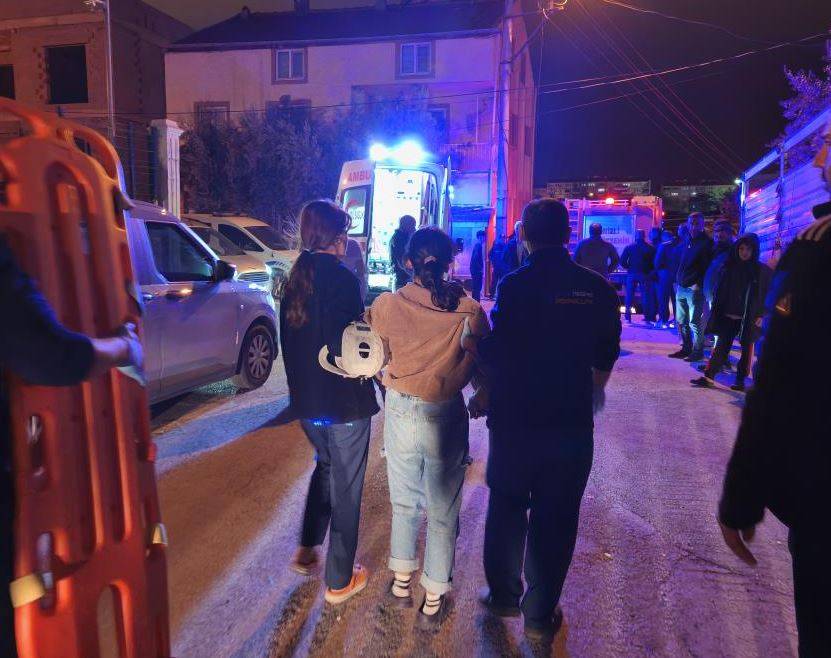 Denizli’de Kerpiç Evin Tavanı Çöktü: 6 Kişi Yaralandı