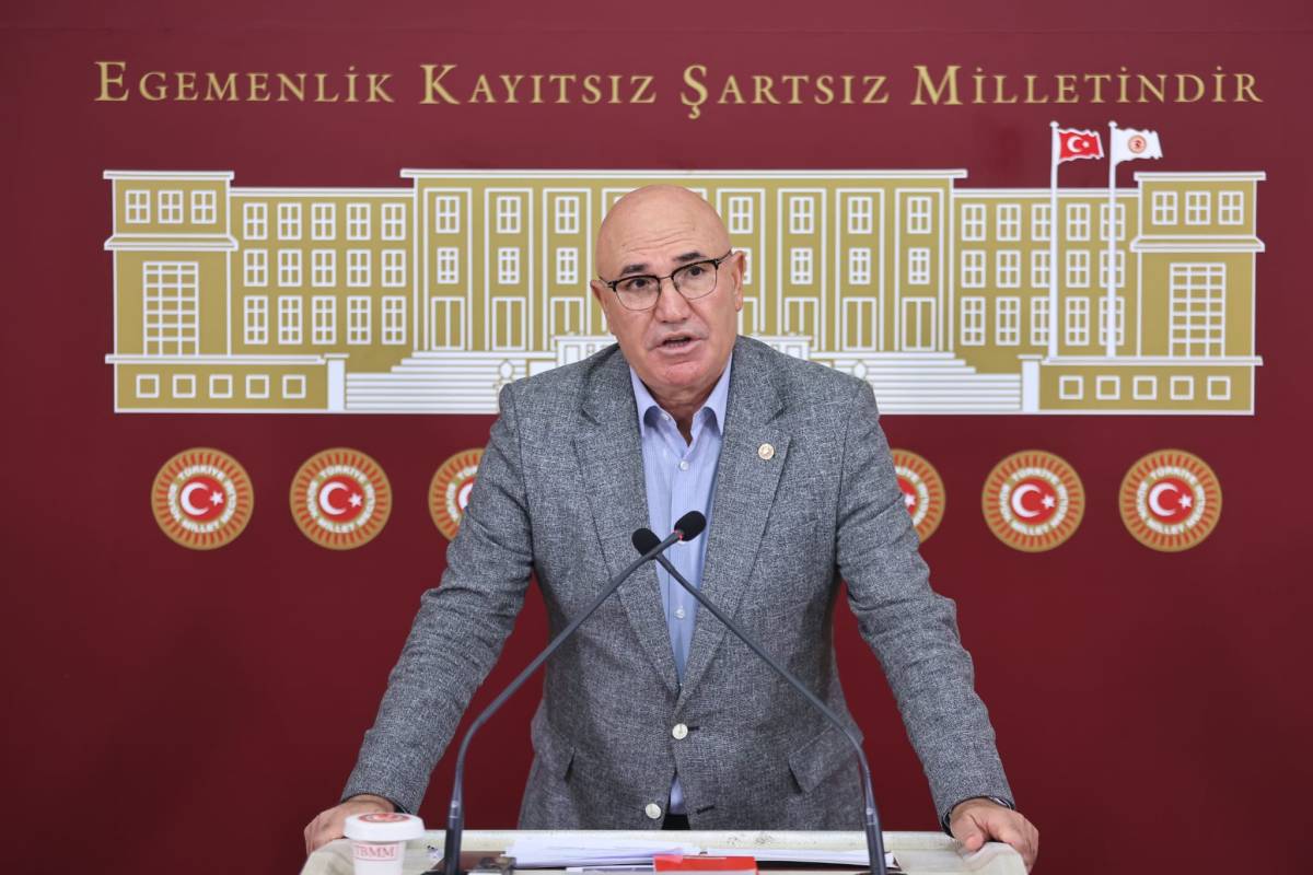 Karanlığa Değil, Aydınlığa Saat Tutuyoruz