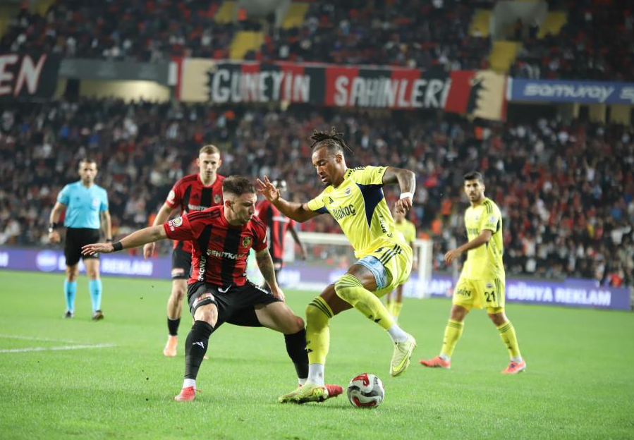 Fenerbahçe Deplasmanda Farklı Kazandı: Zirve Takibi Sürüyor