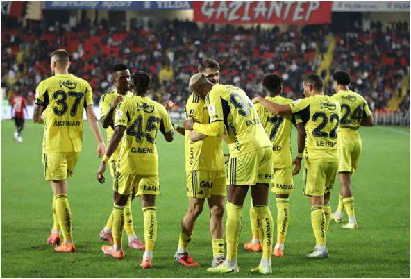 Fenerbahçe'de Beklenen Ayrılık Satışına Onay Çıktı