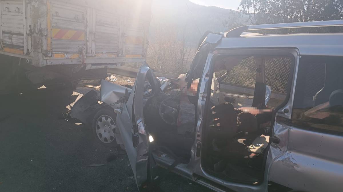 Mersin'de Feci Trafik Kazası: 3 Ölü, 3 Yaralı