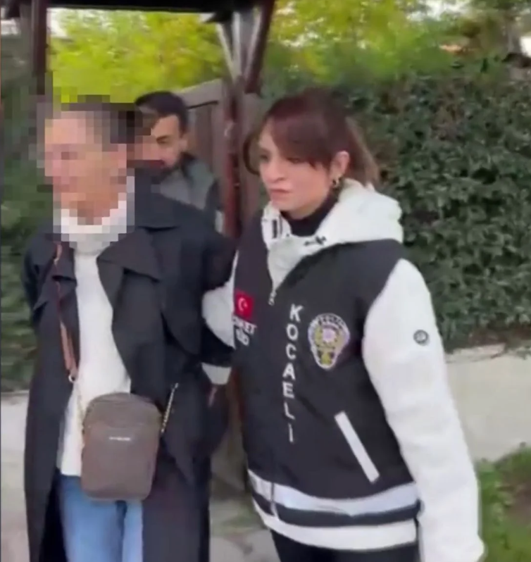 Bebeğini Kordon Bağıyla Öldürüp, Çöpe Attı!