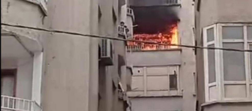 Şanlıurfa'da Alev Alev Yanan Apartman Yürekleri Ağza Getirdi