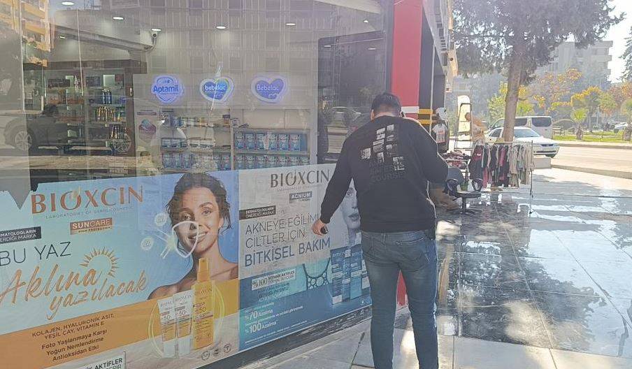 Şanlıurfa'da Eczaneyi Pompalı Tüfekle Taradılar!