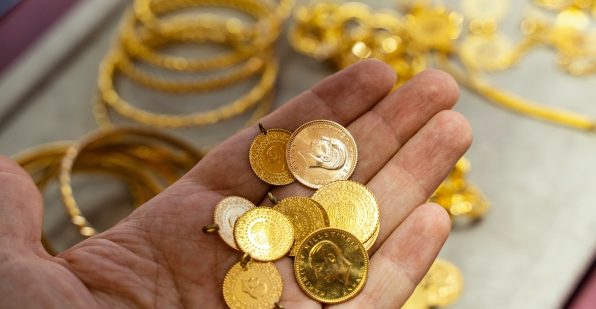 Altında Hareketlilik! Dev Bankalar Tahminlerini Güncelledi