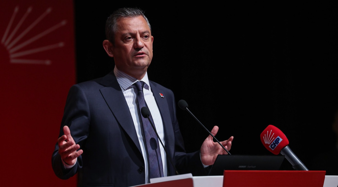 Özgür Özel: 