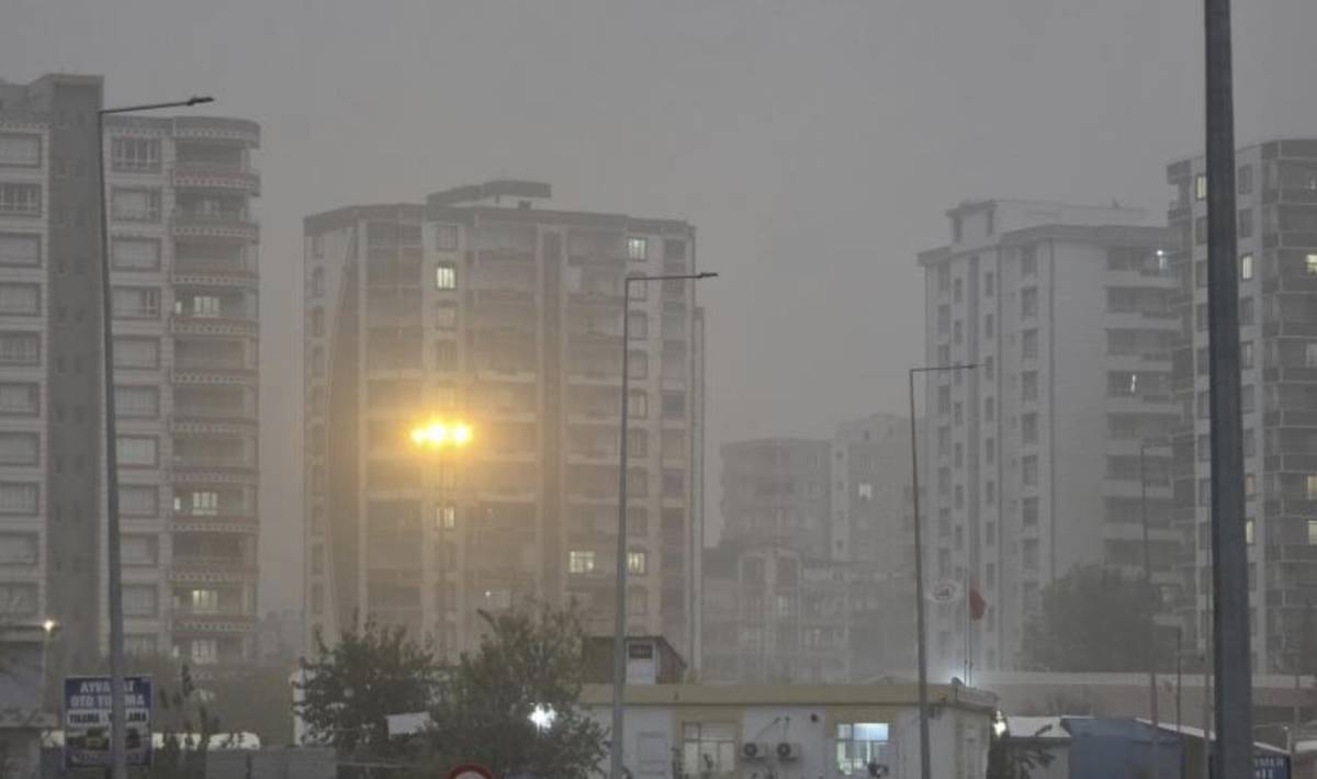 Siverek’te Gökyüzü Toza Gömüldü! Hayat Durma Noktasına Geldi