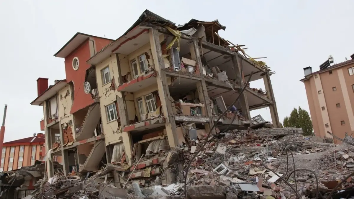Bu Bölgeyi 7 Veya 8'lik Deprem Vurabilir ! Uzman Korkuttu