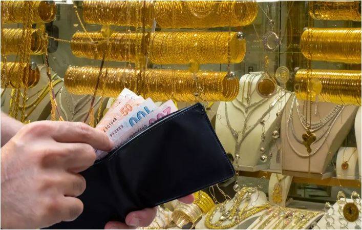 Altın Fırtınası Devam Ediyor: Çeyrek Altın 9.005 TL!
