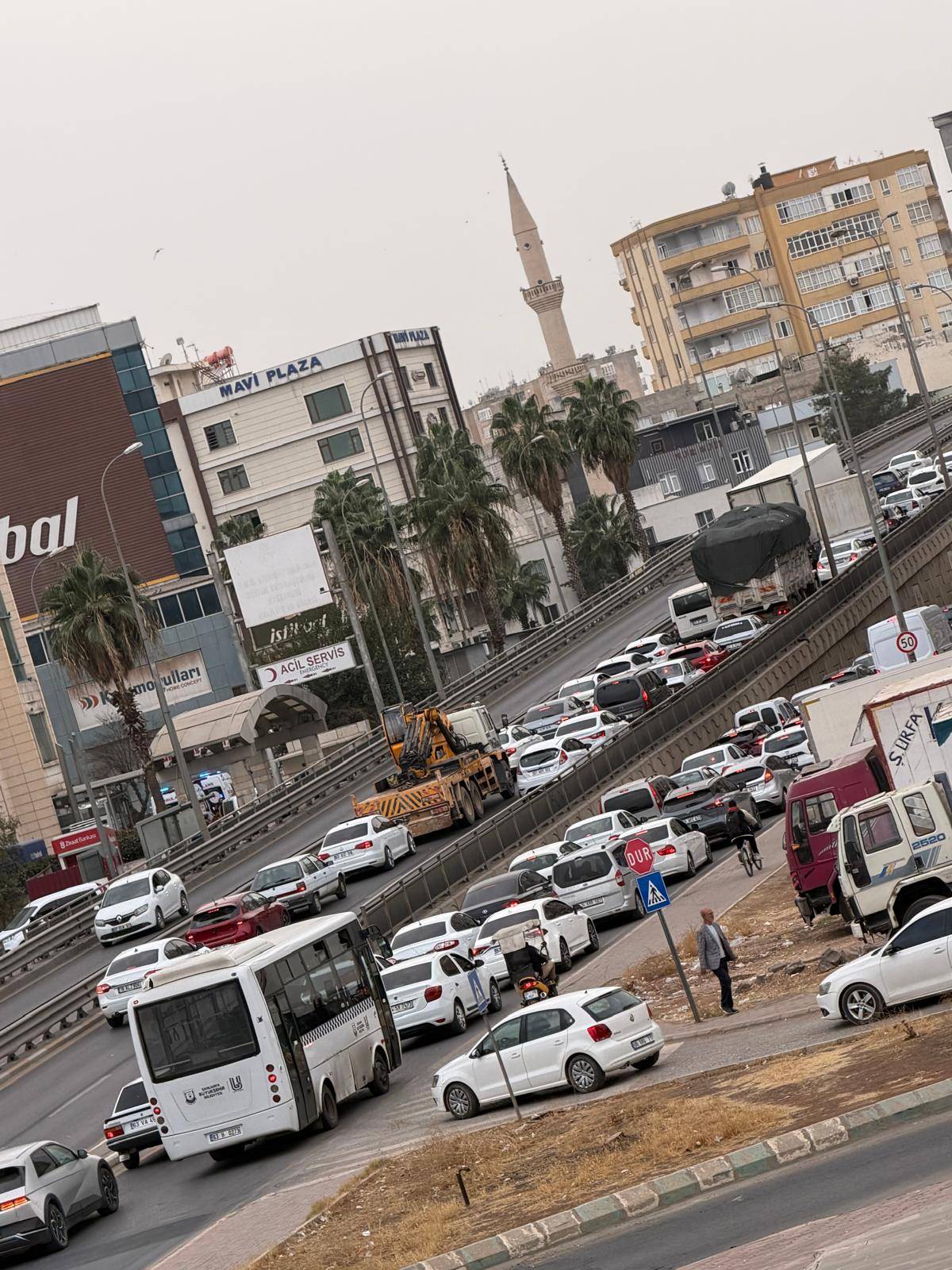 Şanlıurfa’da Sırrın Yolunda Trafik Kazası! Ulaşım Kilitlendi