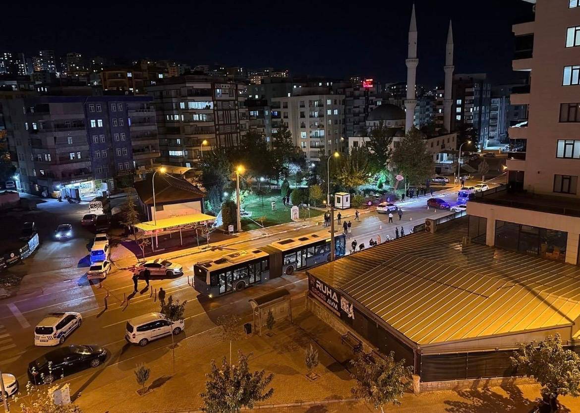 Karaköprü’deki Silahlı Kavgada Ağır Yaralanan İki Genç Öldü