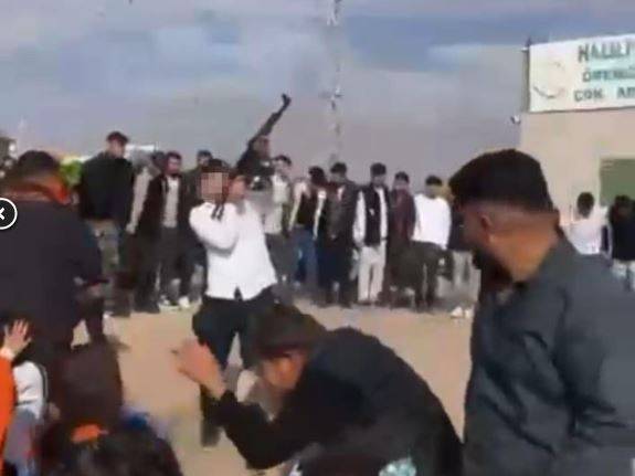Şanlıurfa'da Düğünde Uzun Namlulu Silahla Ateş Açtı!