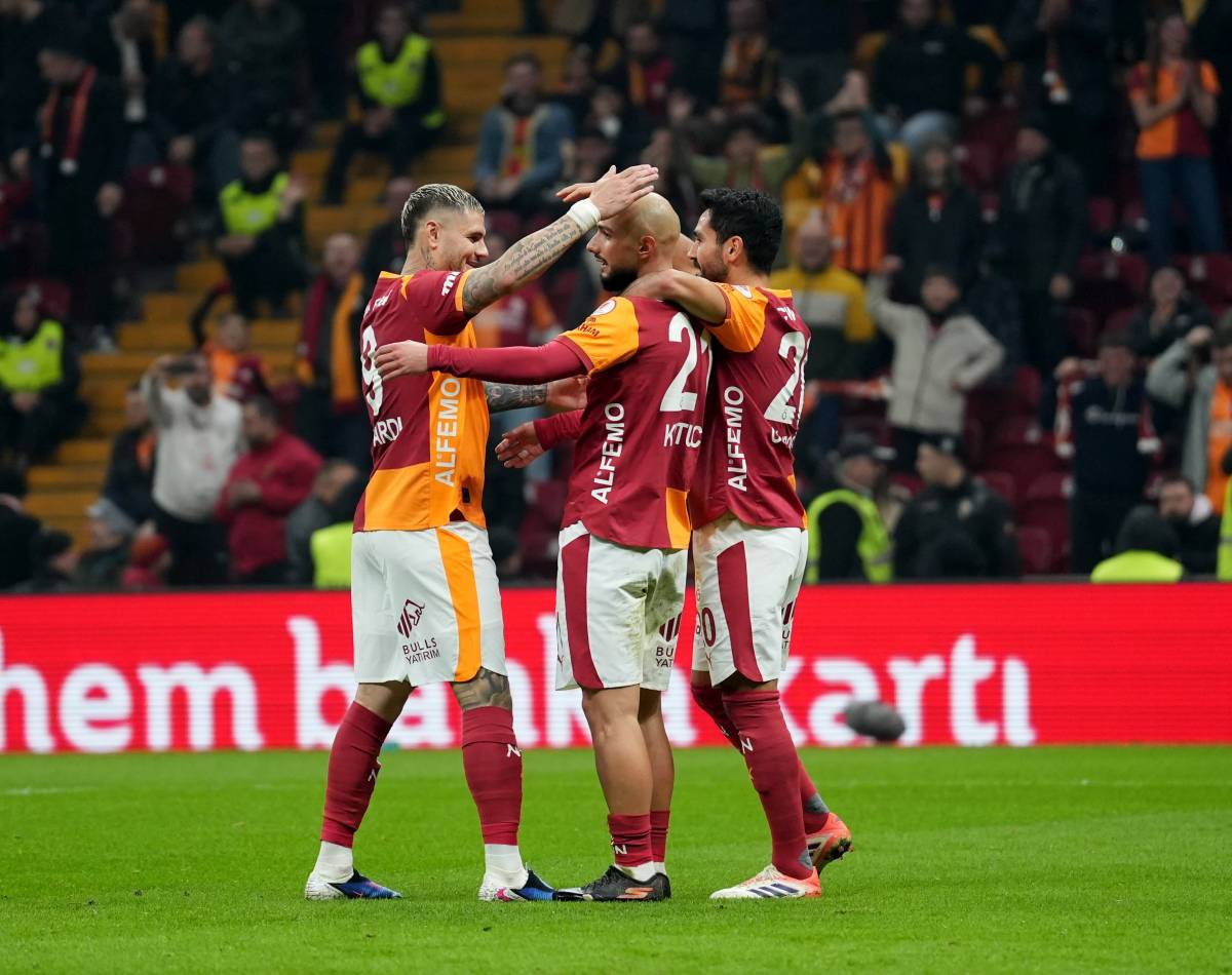 Galatasaray, Başakşehir Karşısında İlk Yarıyı Önde Bitirdi