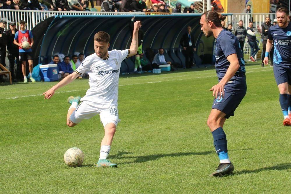 Silahlı Saldırıya Uğrayan Futbolcu Hayatını Kaybetti
