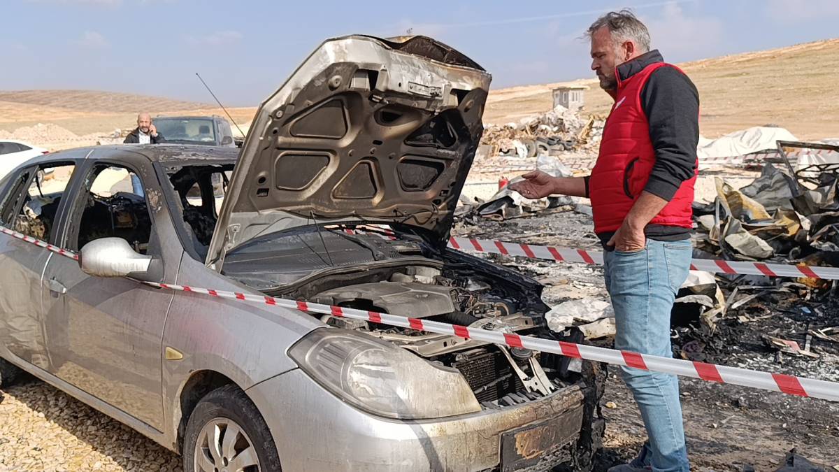 Şanlıurfa'da Şantiye Yangını: 4 Araç Alev Topuna Döndü!