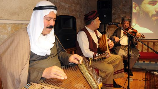 URFA’DA TÜRKÜLERİN SESİ VE BİR KARMAŞA: MARDİN’İN LEYLİ GECESİ İLE URFA’NIN SIRA GECESİ ARASINDAKİ İNCE ÇİZGİ