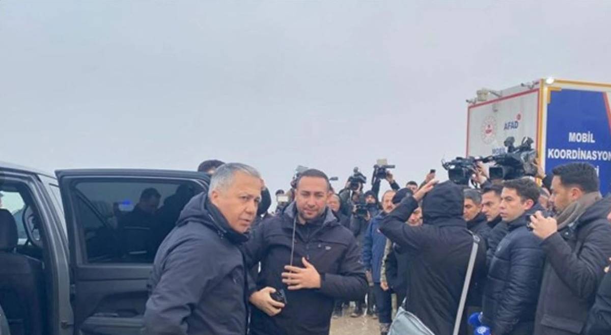 Yerlikaya: “Uçağın Ses Kayıt Cihazı ve Kara Kutusu Bulundu.”