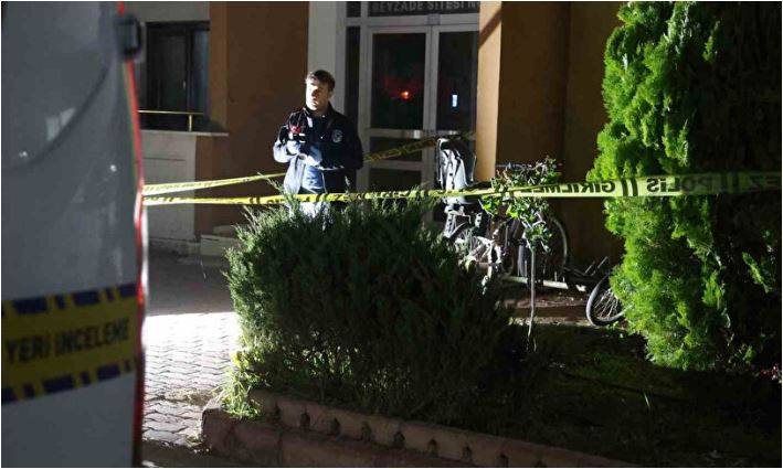 Boşanma Aşamasındaki Eşini 22 Bıçak Darbesiyle Öldürdü