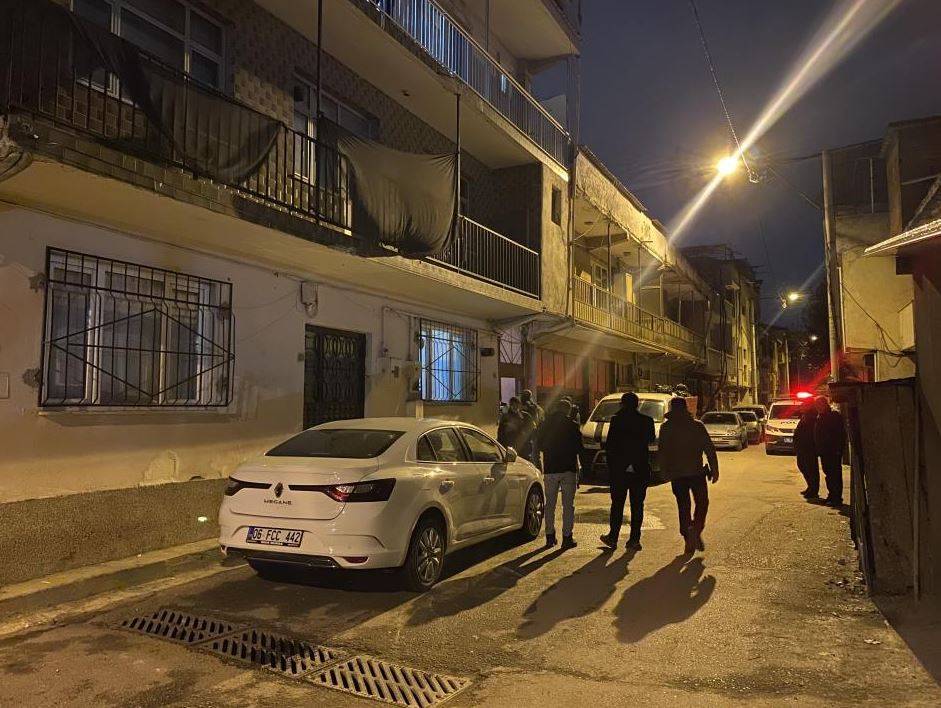 Baba Oğul Kavgası Kanlı Bitti: Baba Ağır Yaralandı!