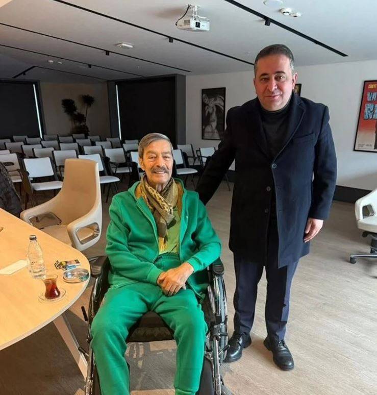 Kadir İnanır'ın Son Hali Görenleri Şaşkına Çevirdi!