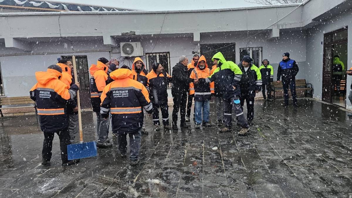 Şanlıurfa'da Kar Mesaisinde Birlik ve Dayanışma