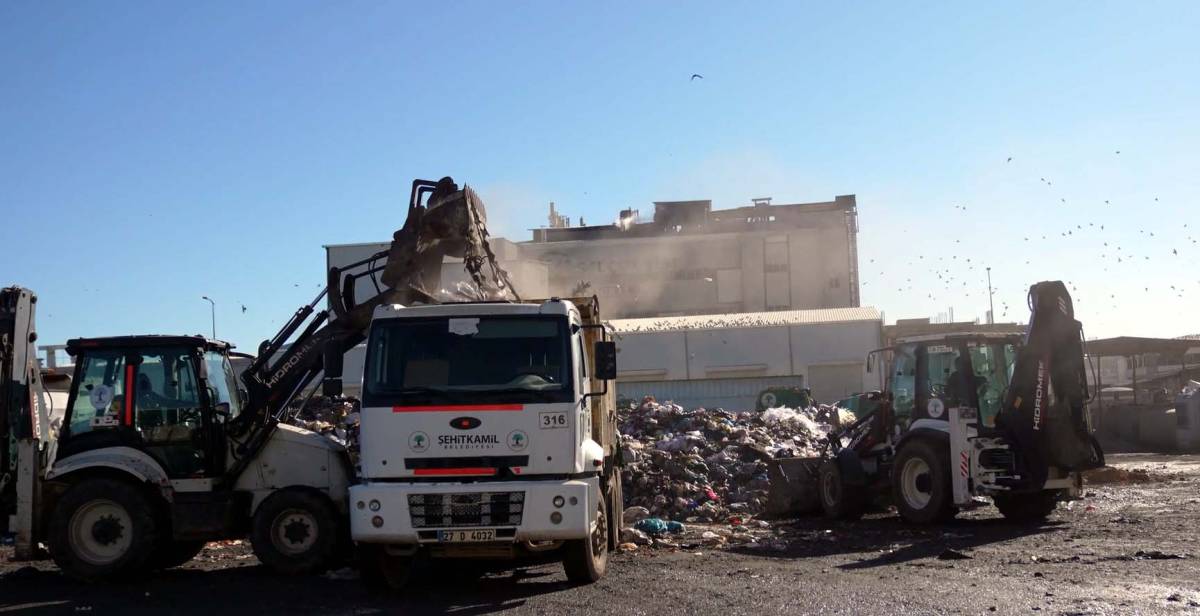 Gaziantep’te Çöpe Atılan 110 Bin TL Belediyece Bulundu