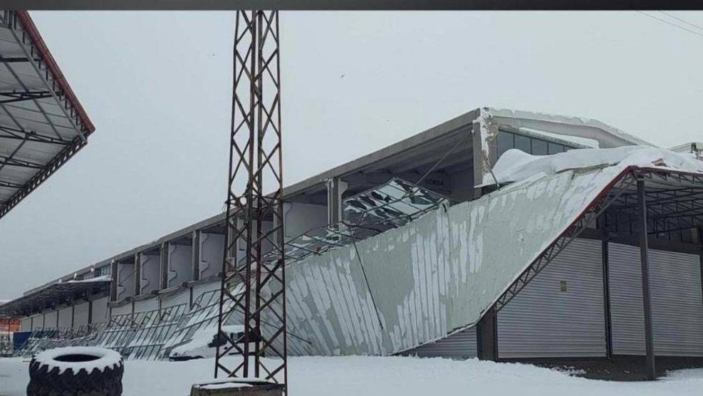 Kar Siverek’te Felakete Dönüştü: Çatılar Çöktü, Hasar Büyük